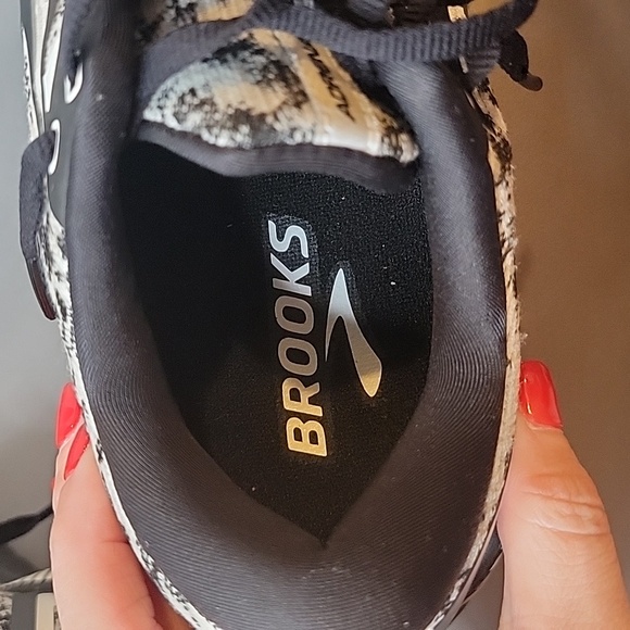 Brooks Adrenaline GTS 23 Size 9 - NEW - Picture 9 of 9